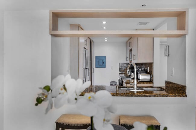 Photo - 1717 N Bayshore Dr Unit SI ID1054118P