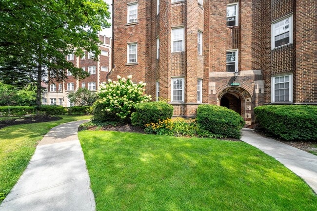 Photo - Lewis Manor Apartments