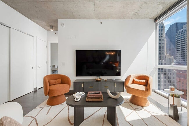 Photo - 215 W Lake St Unit ID1029630P