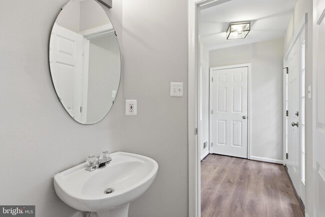 Photo - 986 Harrison Cir