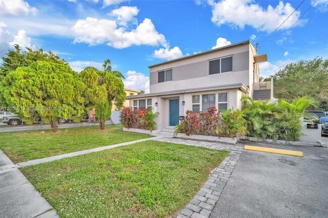 Photo - 3030 NW 16th St