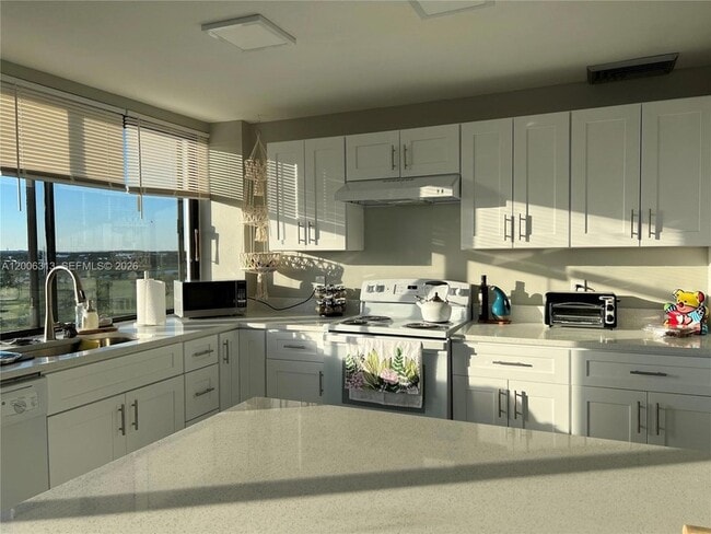 Building Photo - 1500 Presidential Way Unit 8010