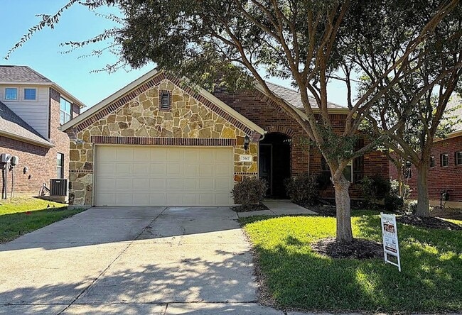 Building Photo - 5517 Centeridge Ln