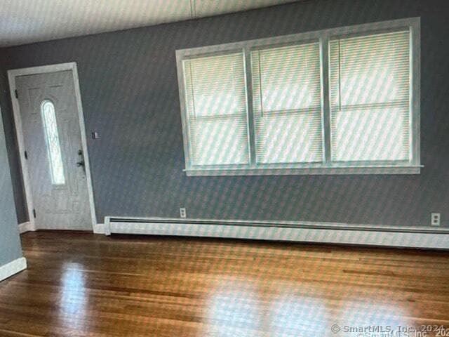 Photo - 555 Frost Rd