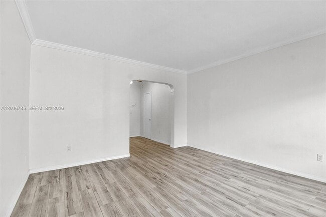 Photo - 1135 Euclid Ave Unit 202