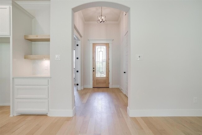 Photo - 1007 Meadow Wood Ter