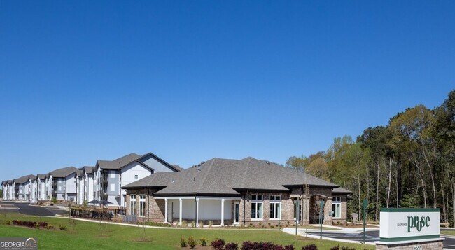 Building Photo - 1900 Vernon St Unit B1