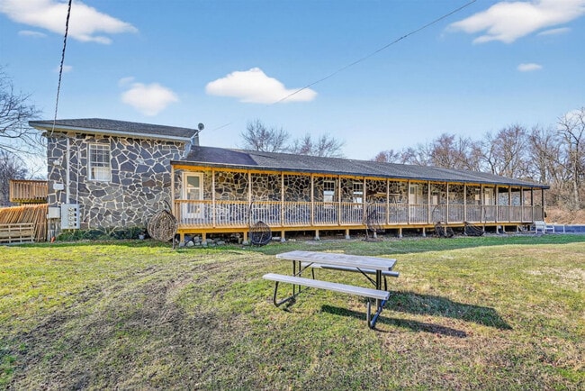 Building Photo - 443 Clove Rd Unit ID1366358P