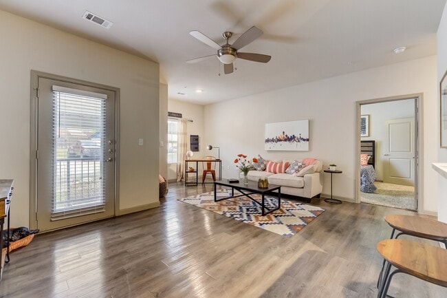 Photo - Riverside Apartments