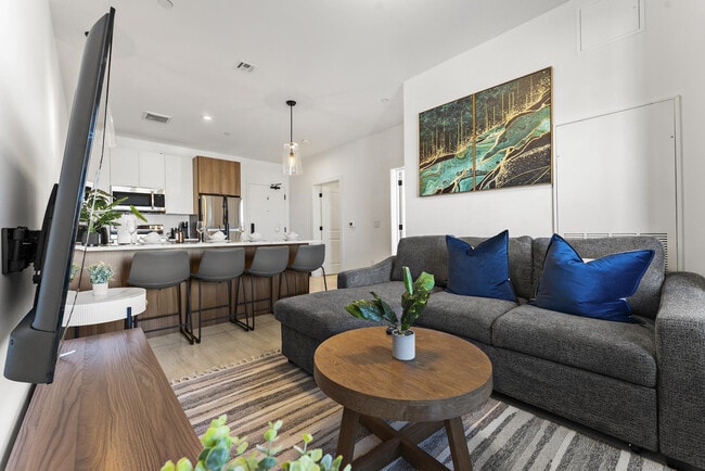 Photo - 600 Broadway-SI ID1240289P Unit SI ID1240289P