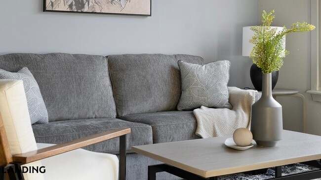 Building Photo - 49 Boulevard SE Unit E-568