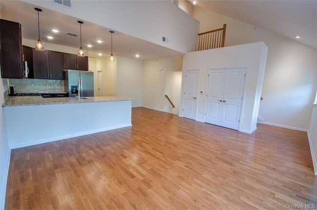 Photo - 260 W Main St Unit 11