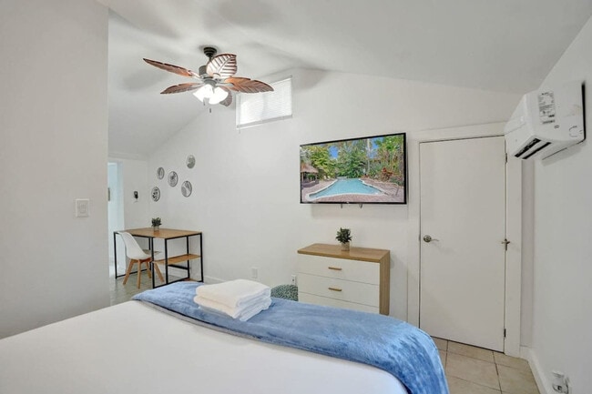 Photo - 1115 SW 4th St Unit SI ID1504026P