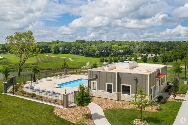Fairway Flats Clubhouse - Fairway Flats