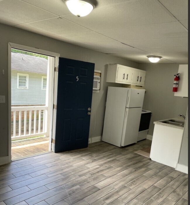 Photo - 4540-4558 June Ave