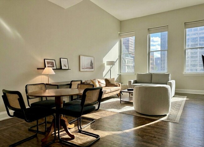 Photo - 225 E Michigan St Unit SI ID1379040P