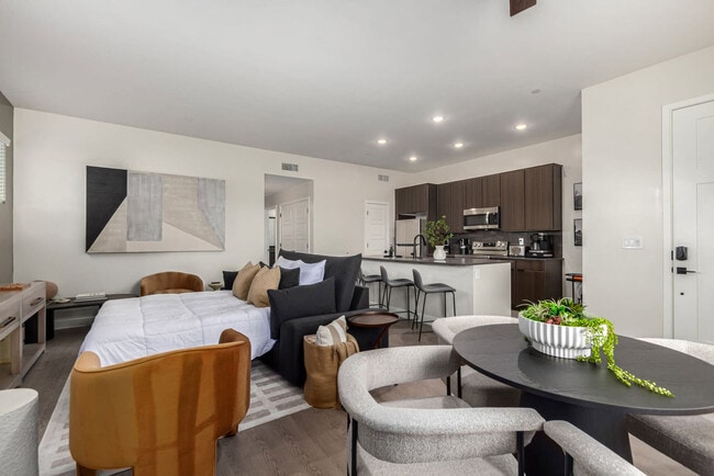 Building Photo - 6249 E Pinnacle Vista Dr Unit SI ID1558699P