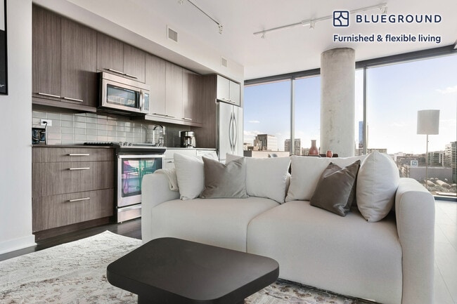 Photo - 730 W Couch Pl Unit FL12-ID1367