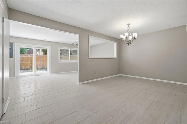 Photo - 125 Tower Dr