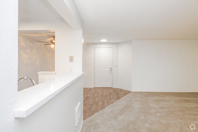 1BR, 1BA - 700SF - Garden Pointe