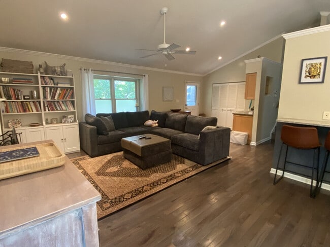 Building Photo - 6 Hunters Ridge Dr Unit ID1330188P