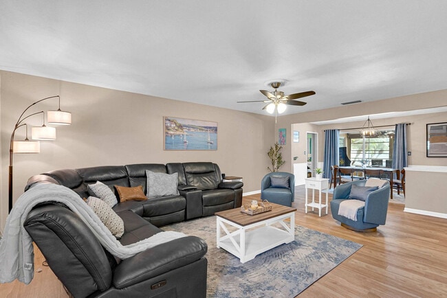 Building Photo - 897 Imperial Dr Unit ID1244950P