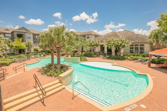 Building Photo - The Retreat at Stafford