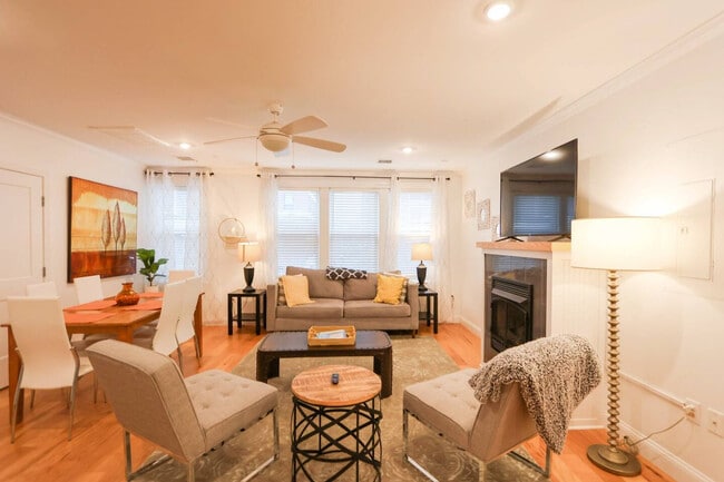 Building Photo - 1008 Tremont St Unit SI FL1-ID1237954P