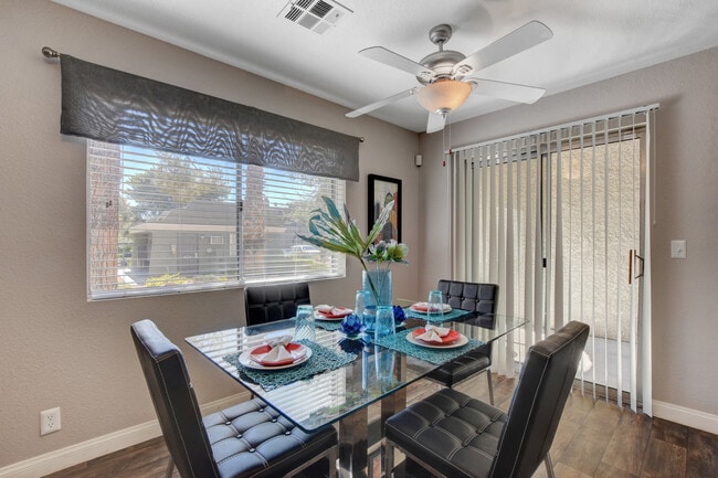Dining Room - Sequoia Meadows
