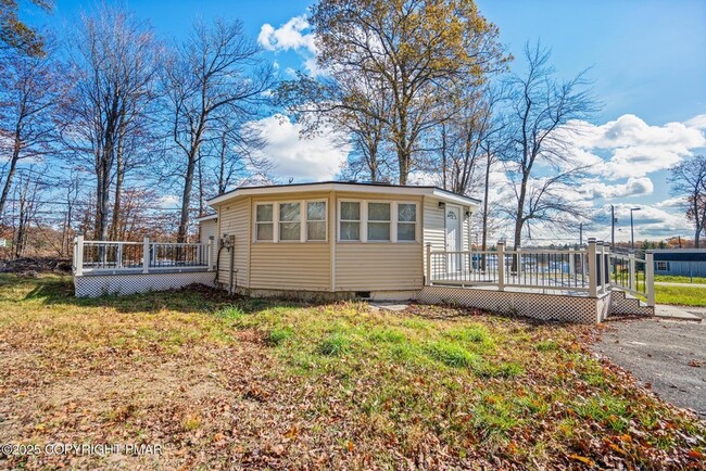 Photo - 202 Palomino Pl
