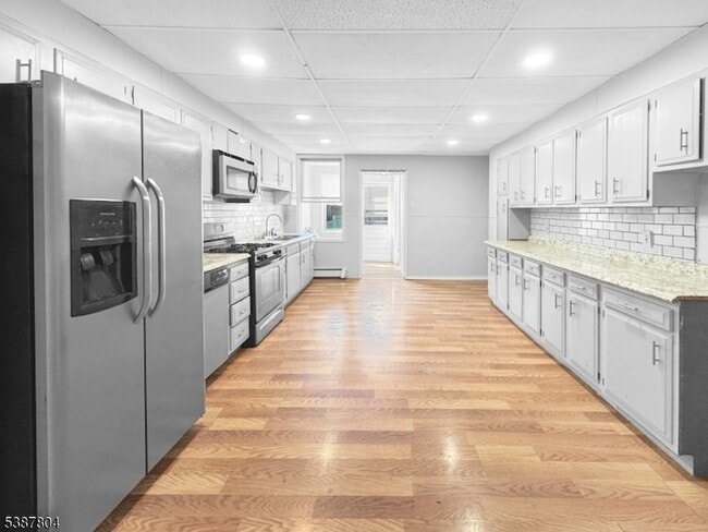 Photo - 204 Mercer St