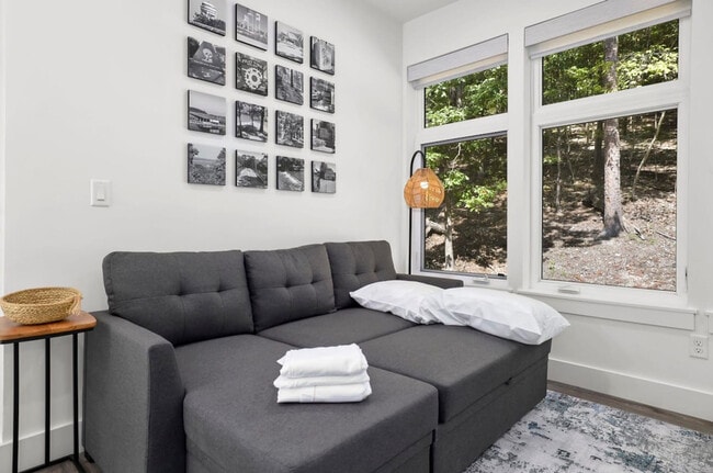 Photo - 15 Dearhurst Rd Unit ID1221890P