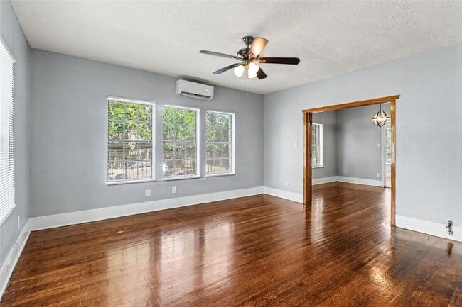 Photo - 5121 Polk St Unit 1