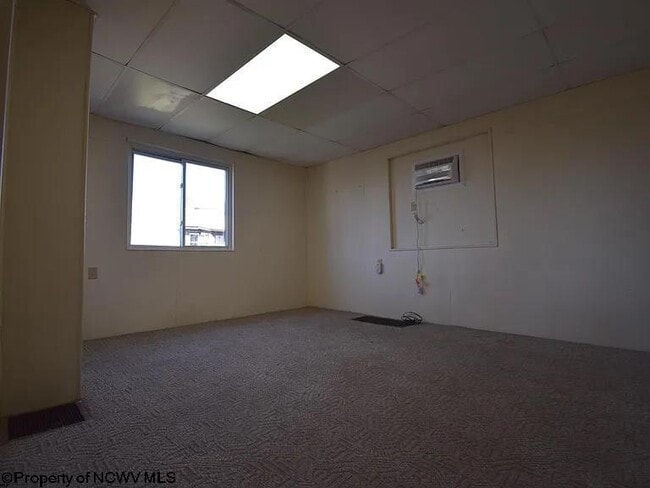 Photo - 665 Price St