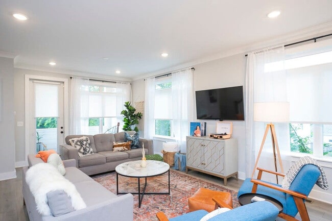 Building Photo - 111 N 9th St Unit SI ID1312373P