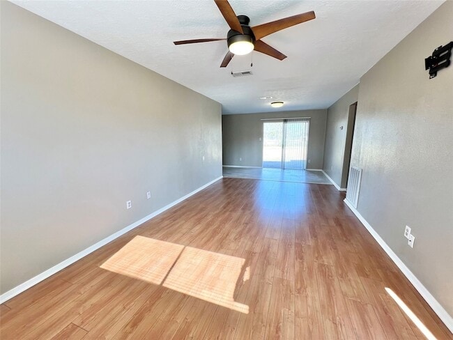 Photo - 303 Brigadoon Ln