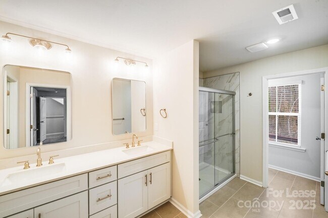 Photo - 2019 Sadler Wds Ln