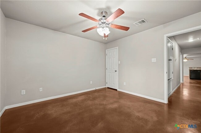 Photo - 2204 Indian Trail