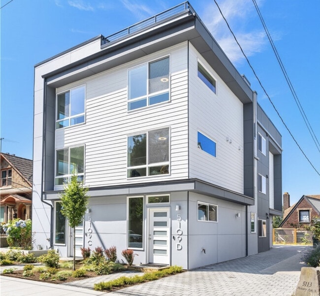 Photo - 5109C Phinney Ave N Unit ID1364267P