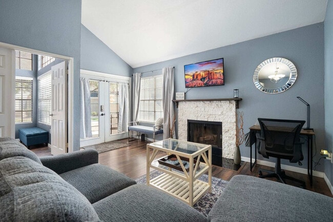Building Photo - 602 N May Unit SI FL1-ID1625719P