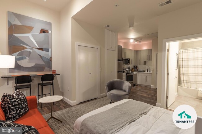 Photo - 8 E Fayette St Unit Apt 201