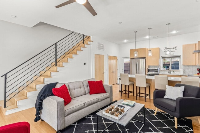 Photo - 352 W 5th St Unit ID1241297P