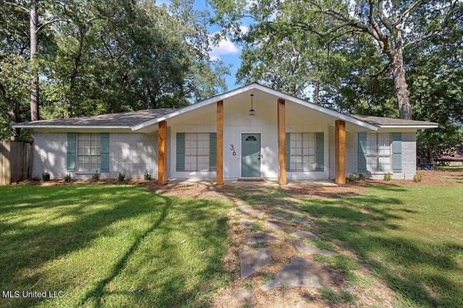 Building Photo - 36 Pebble Hill Dr