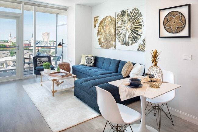 Bright & Modern Living Area - 360 Market Square