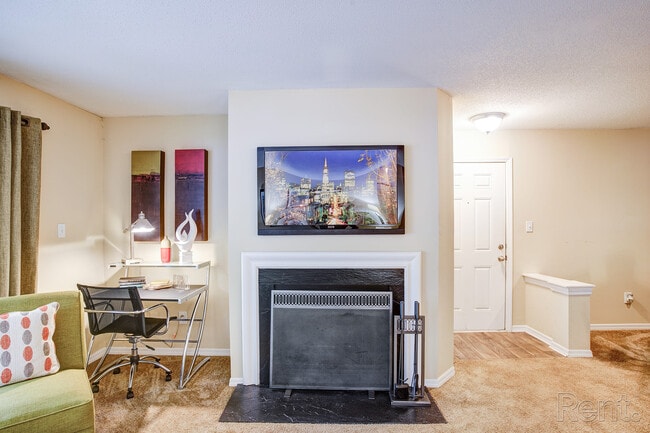 Photo - Highland Oaks