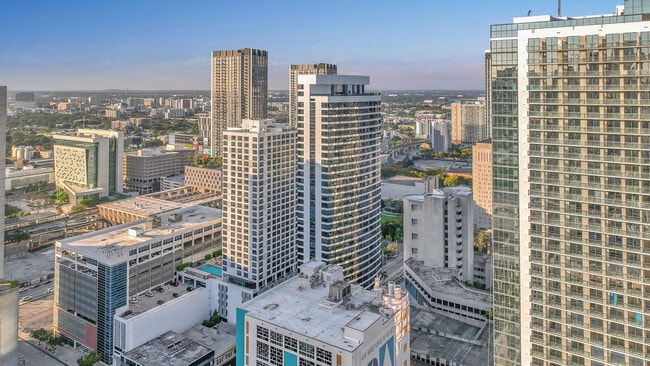 Photo - 225 N Miami Ave Unit SI FL33-ID1587568P