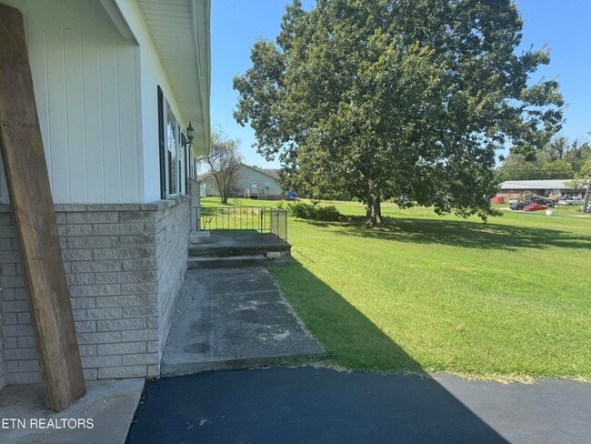 Photo - 520 Hopewell Rd