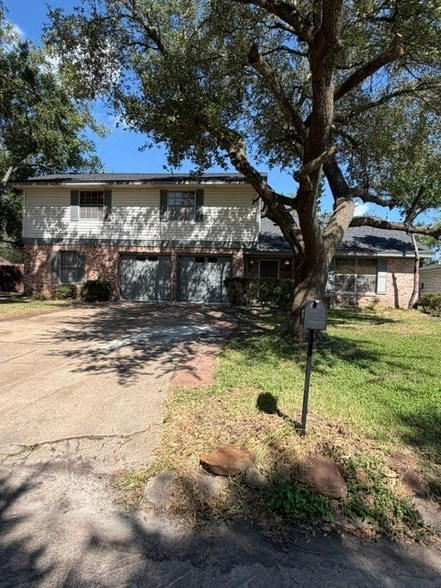 Building Photo - 1507 Sierra Dr