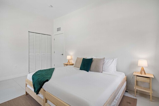 Photo - 4280 SW 13th Terrace Unit SI ID1623206P