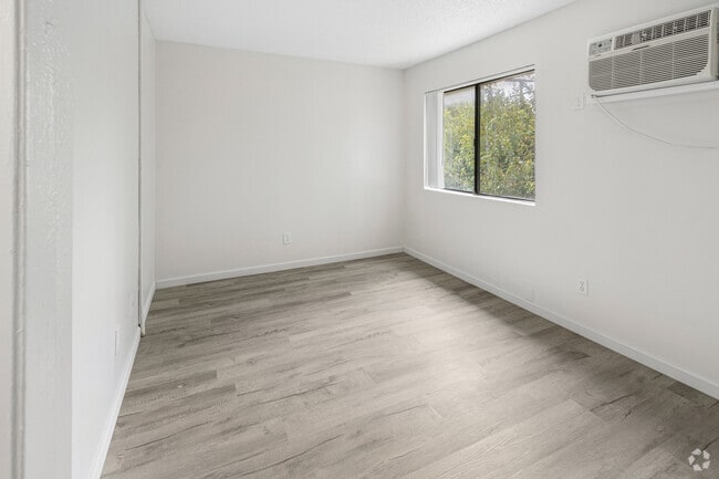1BR, 1BA - 427SF - Bedroom - Hudson